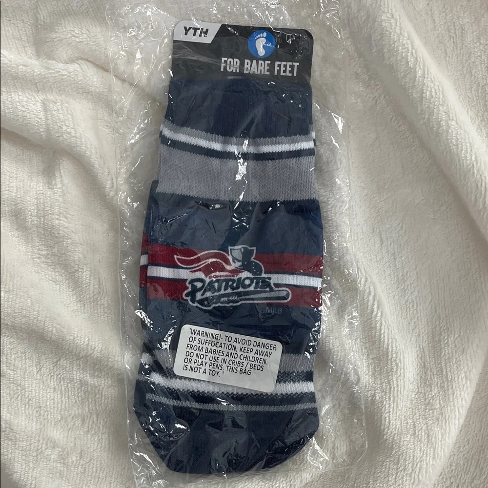 Patriots New England football Navy Gray red Socks youth net